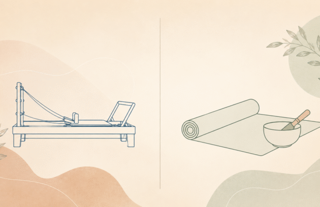 Pilates ve yoga karşılaştırması — sol tarafta reformer ikonu, sağ tarafta yoga mat ve çanak